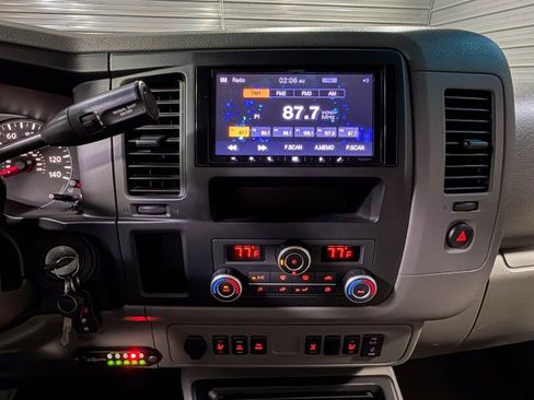 Used 2019 Nissan NV 3500 SL image 32