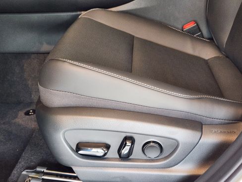 New 2026 Lexus UX 300h FWD image 17