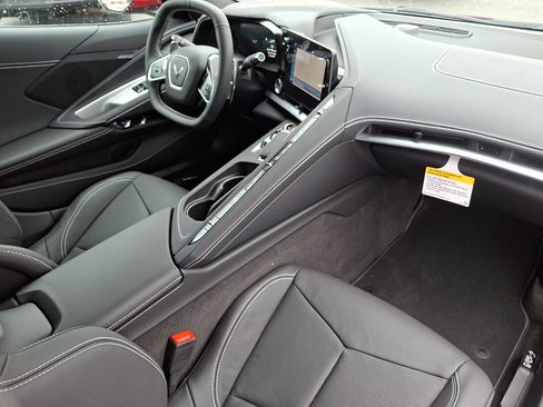 Used 2024 Chevrolet Corvette Stingray Coupe w/ Z51 Performance Package image 13