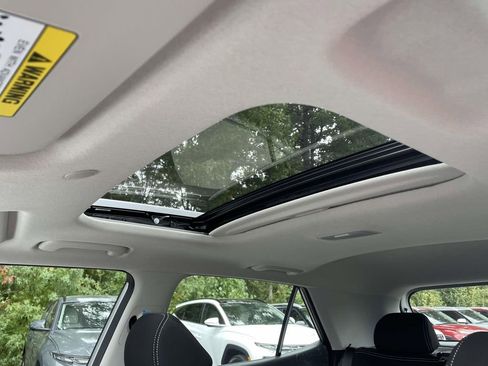 New 2026 Hyundai Venue SEL FWD image 17