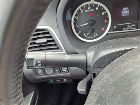 Used 2016 Nissan Sentra SV FWD image 17