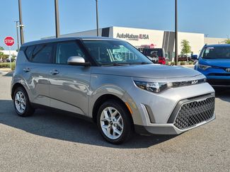 Used 2024 Kia Soul LX w/ Option Group 015 FWD video 3