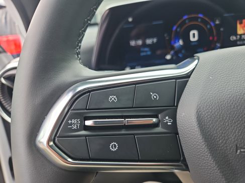 Used 2025 Chevrolet Equinox LT image 16