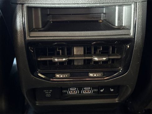 Used 2024 Jeep Grand Cherokee Limited image 18