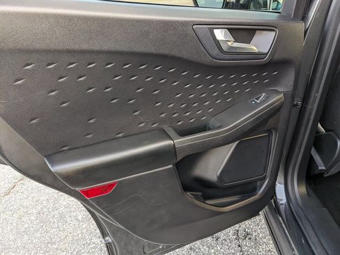 Used 2020 Ford Escape SEL image 33