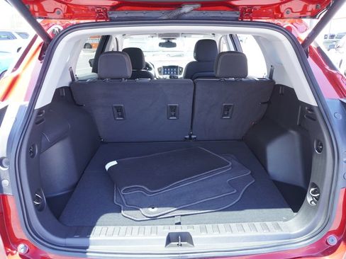 Certified 2023 GMC Terrain SLE w/ Driver Convenience Package FWD image 8