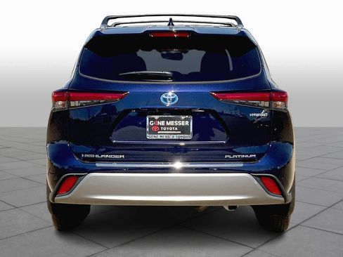 Used 2021 Toyota Highlander Platinum FWD image 5
