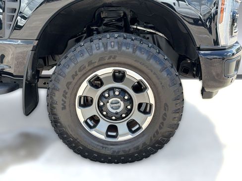 Certified 2024 Ford F250 Lariat w/ Lariat Ultimate Package AWD/4WD image 12