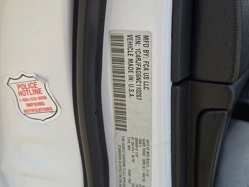 Used 2022 Jeep Grand Cherokee Laredo E AWD/4WD image 29