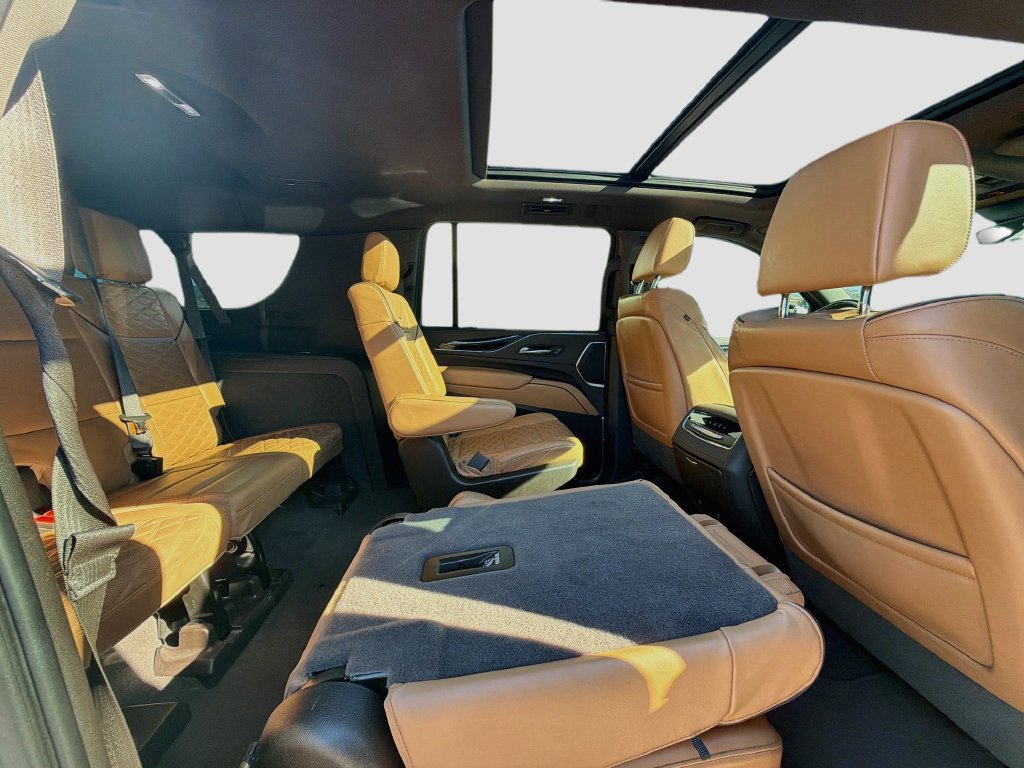 Used 2022 Cadillac Escalade ESV Premium Luxury RWD image 29