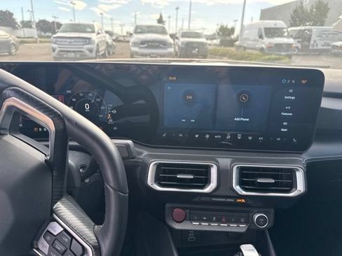 Used 2025 Ford Mustang Premium RWD image 7