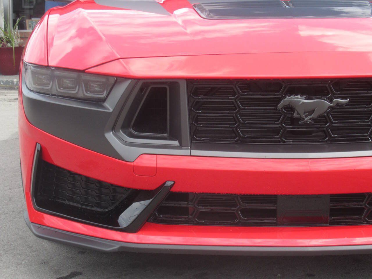 Used 2025 Ford Mustang Dark Horse RWD image 4