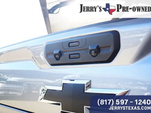 Used 2025 Chevrolet Silverado 2500 ZR2 w/ Technology Package AWD/4WD image 23