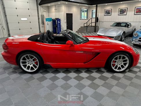 Used 2004 Dodge Viper SRT-10 image 12