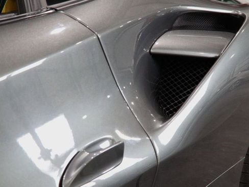 Used 2016 Ferrari 488 GTB image 11