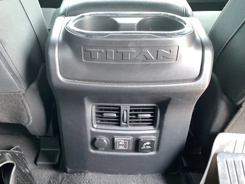 Used 2019 Nissan Titan SV w/ SV Convenience Package RWD image 30