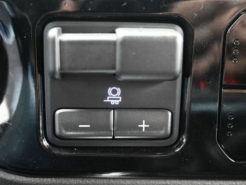 Used 2024 Chevrolet Silverado 1500 RST w/ Dark Appearance Package image 24