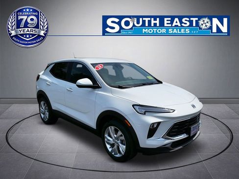 Used 2024 Buick Encore GX Preferred FWD image 2