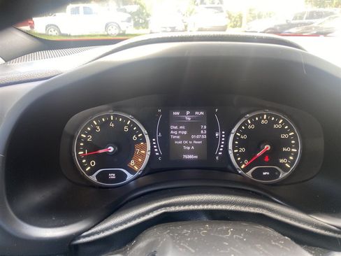 Used 2019 Jeep Renegade Altitude w/ Quick Order Package 2XM AWD/4WD image 19