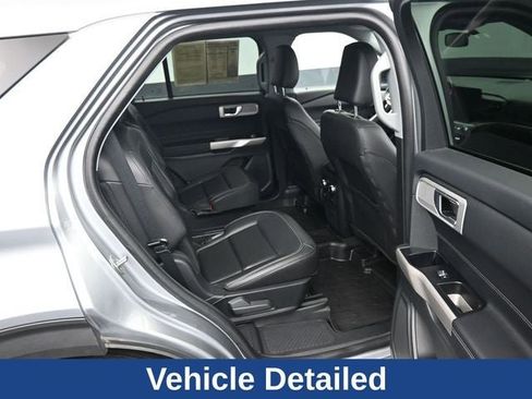 Used 2023 Ford Explorer XLT w/ Equipment Group 202A AWD/4WD image 15
