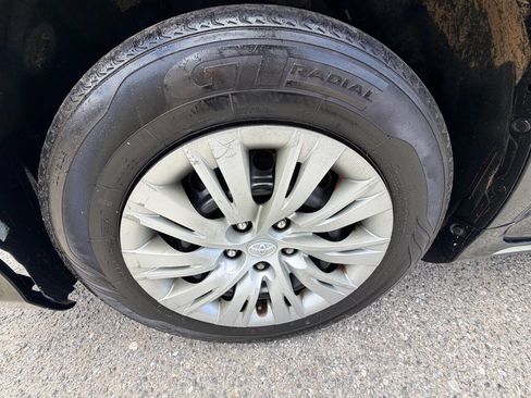 Used 2014 Toyota Camry LE FWD image 40