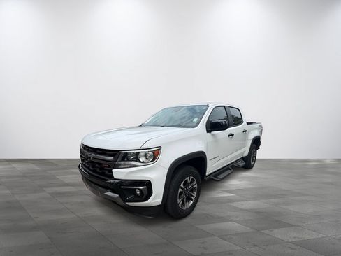 Used 2021 Chevrolet Colorado Z71 w/ Safety Package AWD/4WD image 3