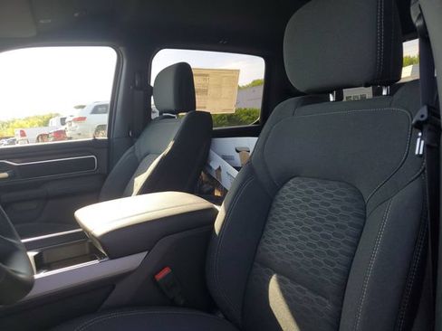 New 2026 RAM 1500 4x4 Crew Cab image 12