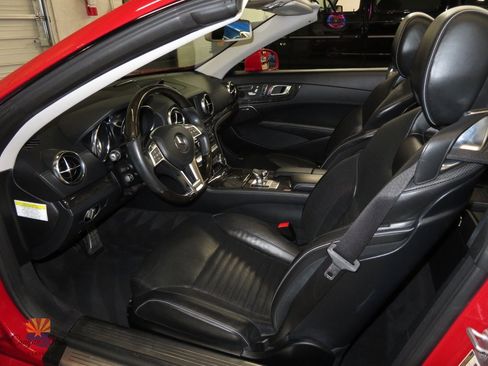 Used 2013 Mercedes-Benz SL 550 image 3
