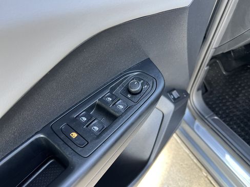 Certified 2022 Volkswagen Taos SE w/ Panoramic Sunroof Package image 14