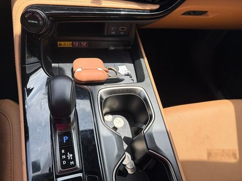 Used 2025 Lexus NX 250 FWD w/ Towing Package (2000 Lbs) image 6