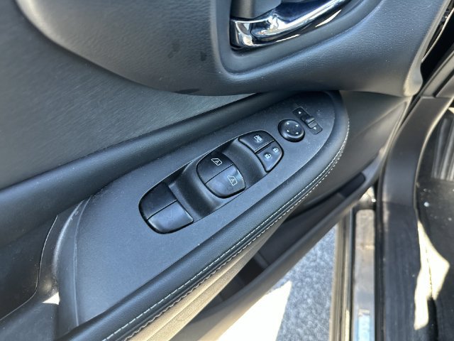 Used 2023 Nissan Murano SV w/ SV Midnight Edition Package AWD/4WD image 17