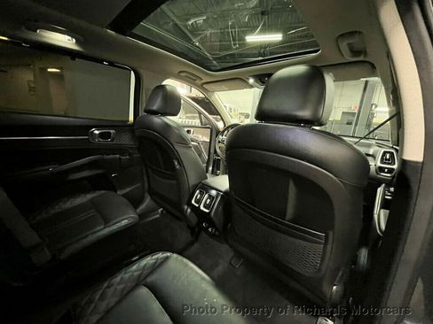 Used 2021 Kia Sorento SX Prestige image 21