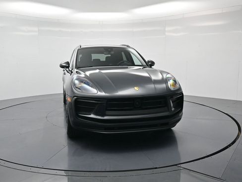 Certified 2026 Porsche Macan image 33