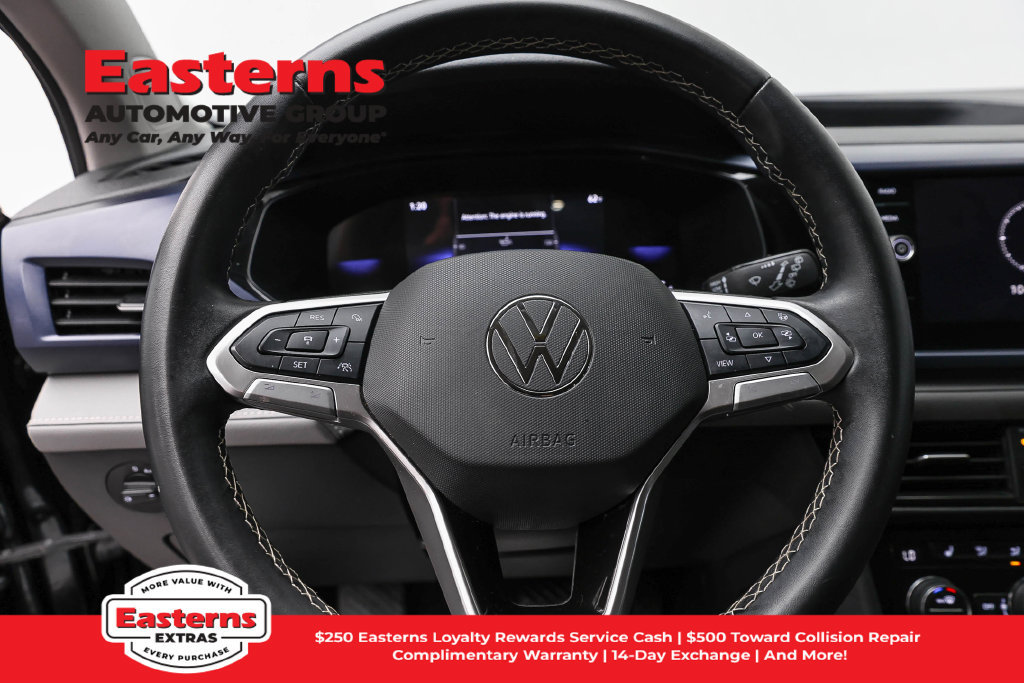 Used 2024 Volkswagen Taos SE FWD image 11