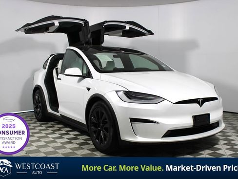 Used 2022 Tesla Model X Plaid image 1