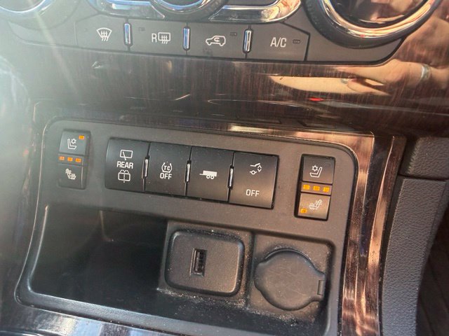 Used 2017 Chevrolet Traverse Premier AWD/4WD image 16