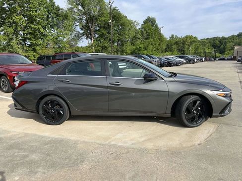 New 2026 Hyundai Elantra SEL Sport Premium FWD image 3