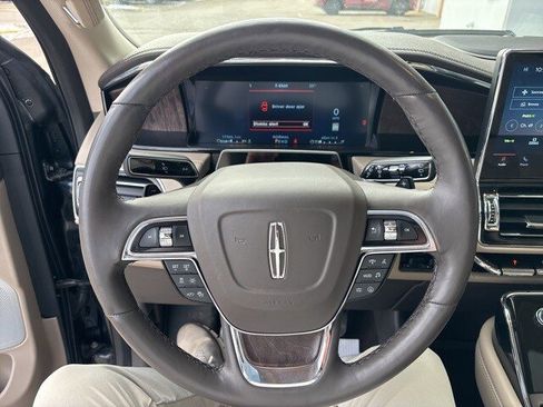 Used 2024 Lincoln Navigator L Reserve image 12