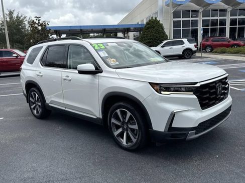 Certified 2023 Honda Pilot Touring image 2