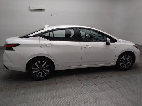 Used 2025 Nissan Versa SV FWD image 10