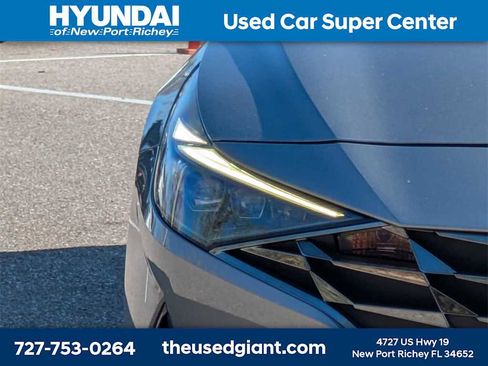 Used 2023 Hyundai Elantra Limited image 9