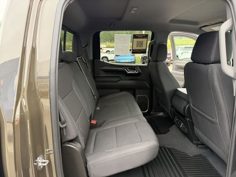 Certified 2023 Chevrolet Silverado 1500 LT w/ Z71 Off-Road Package AWD/4WD image 34