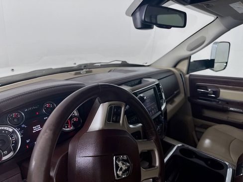 Used 2017 RAM 2500 Laramie AWD/4WD image 9