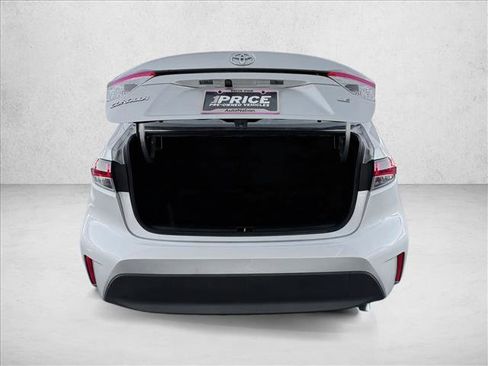 Used 2024 Toyota Corolla LE image 6