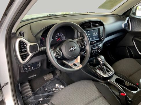 Used 2020 Kia Soul S FWD image 18