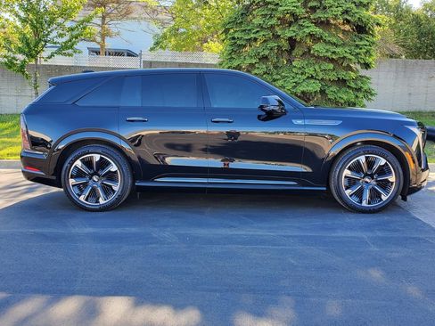 Used 2025 Cadillac Escalade IQ Sport 2 AWD/4WD image 6