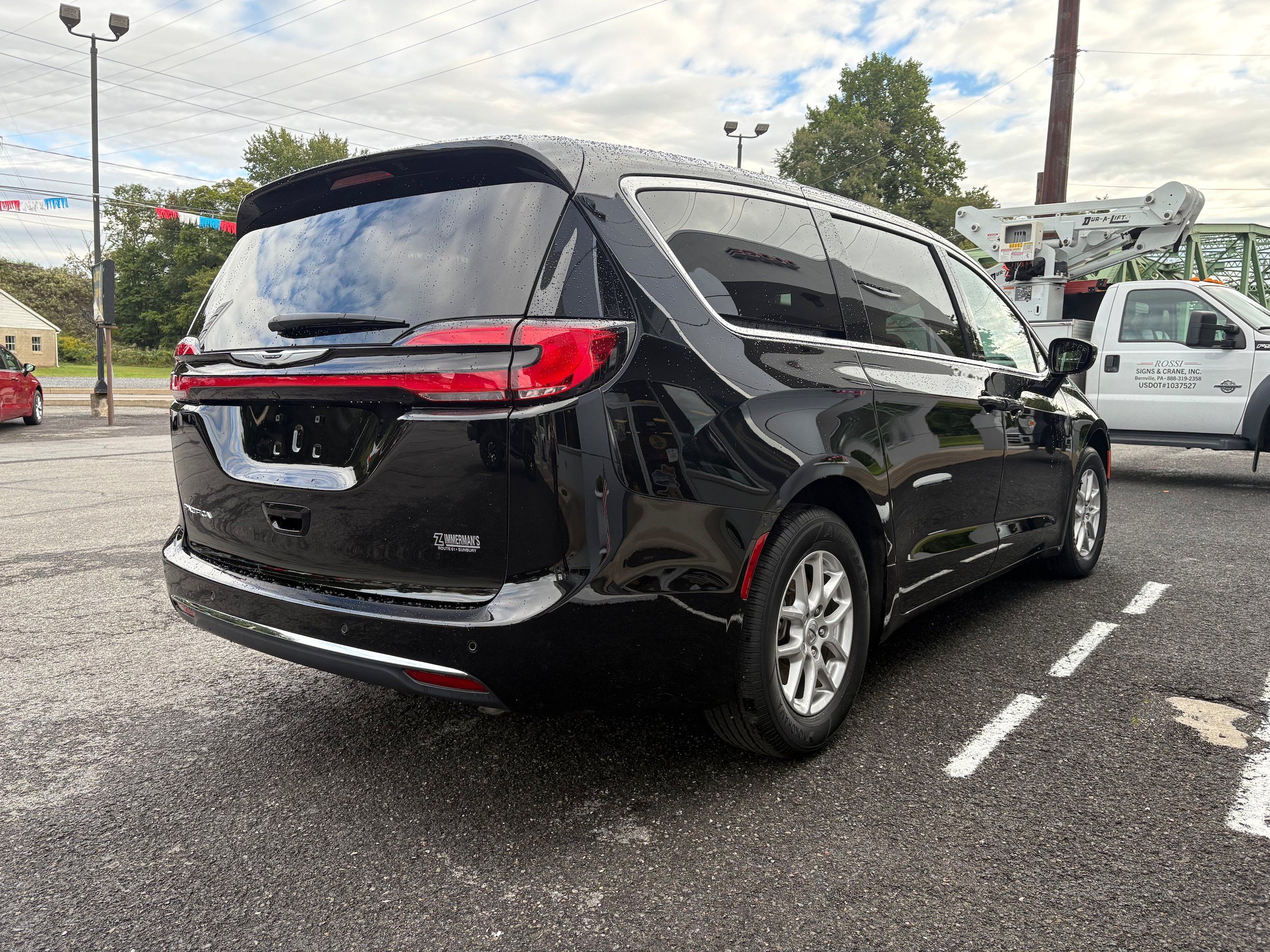 Certified 2025 Chrysler Pacifica Select FWD image 7