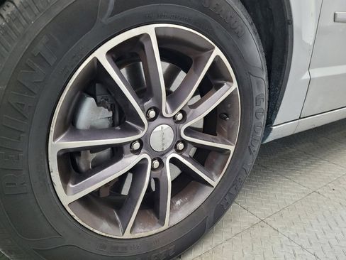 Used 2017 Dodge Grand Caravan SXT image 31