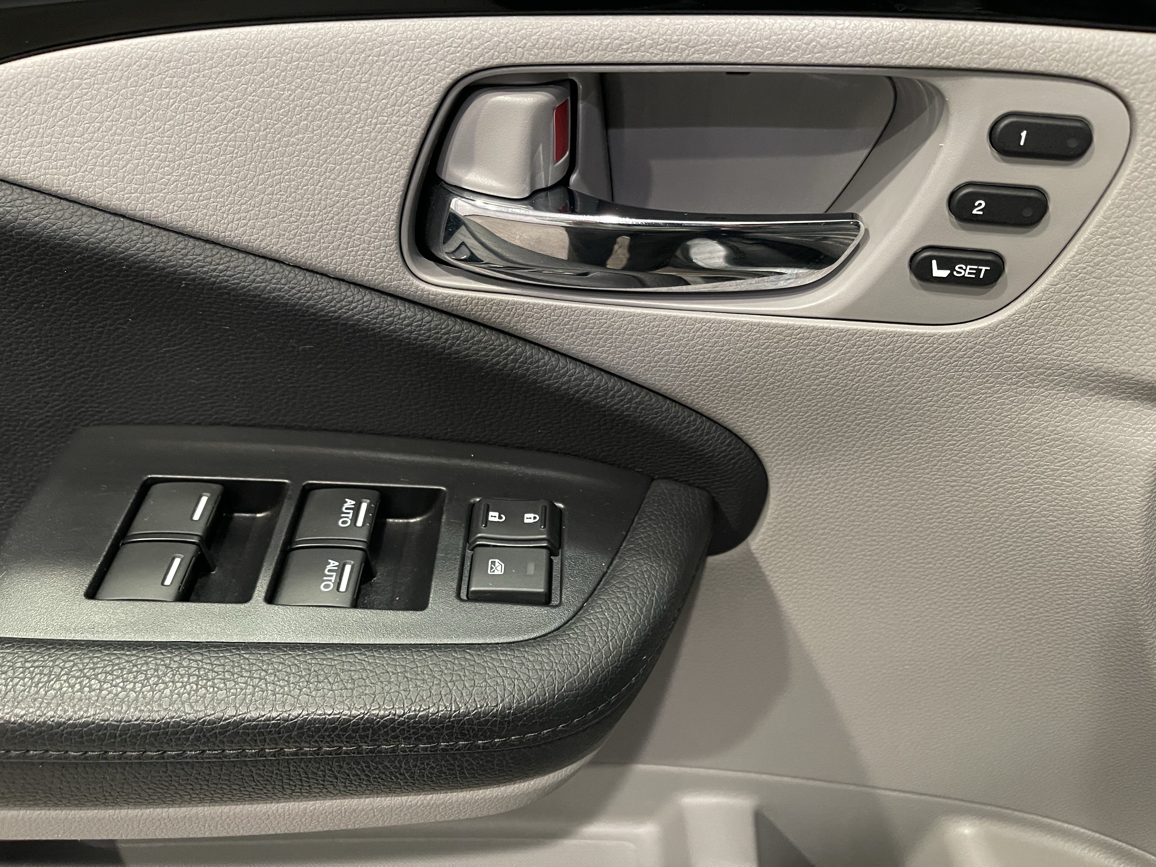 Used 2019 Honda Pilot Elite image 11