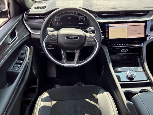 New 2027 Jeep Grand Cherokee Altitude RWD image 12